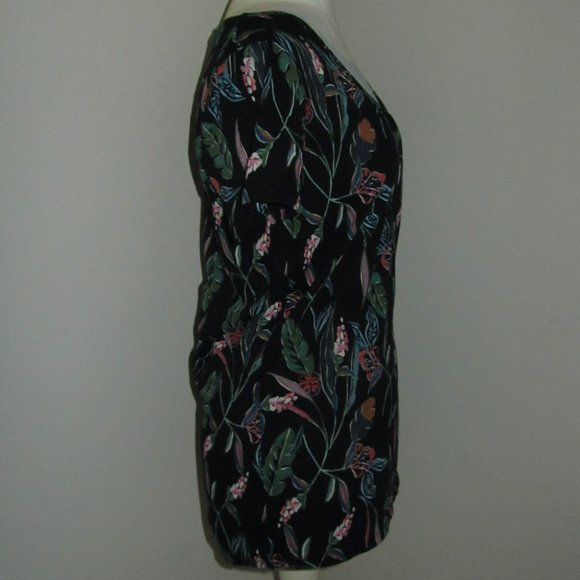 💰 3/$25.00 Women's a.n.d. Short Sleeve Floral Top Size Large NWT. - Picture 3 of 5